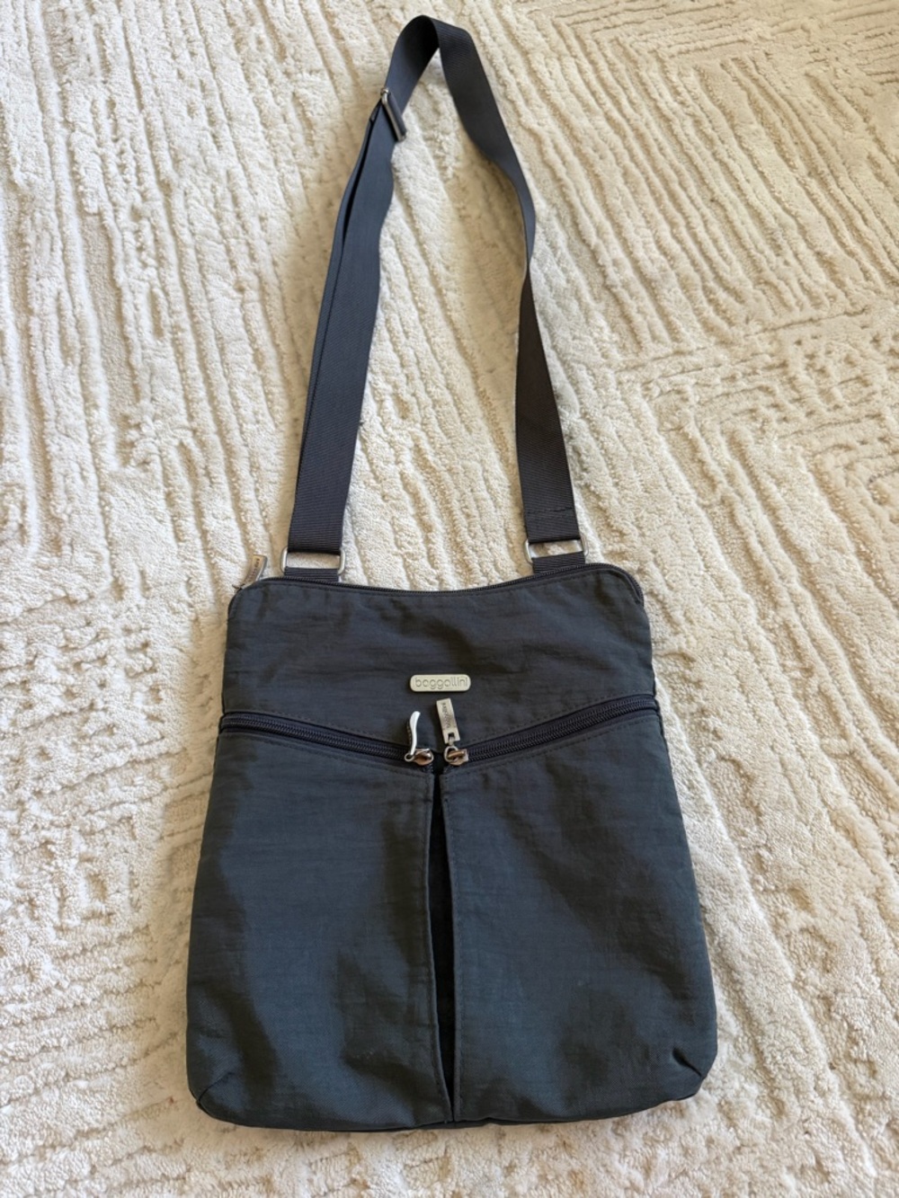 Baggallini Gray Nylon Crossbody Bag Lightweight Travel Purse Multi Pocket